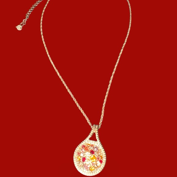Multicolor Gold-Tone Chain Necklace with colourful rhinestones crystals pendant. - Picture 8 of 10
